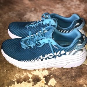 Blue men’s Hoka’s👟👟👟👟 Comes with box